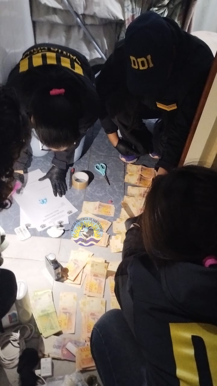 Rescatan dos mujeres (4)