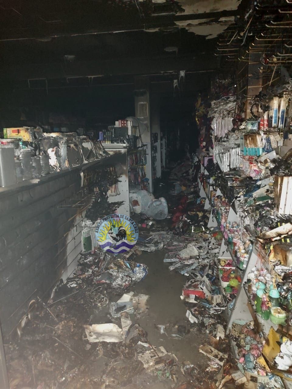 Incendio de un comercio centrico de Río Gallegos (2)