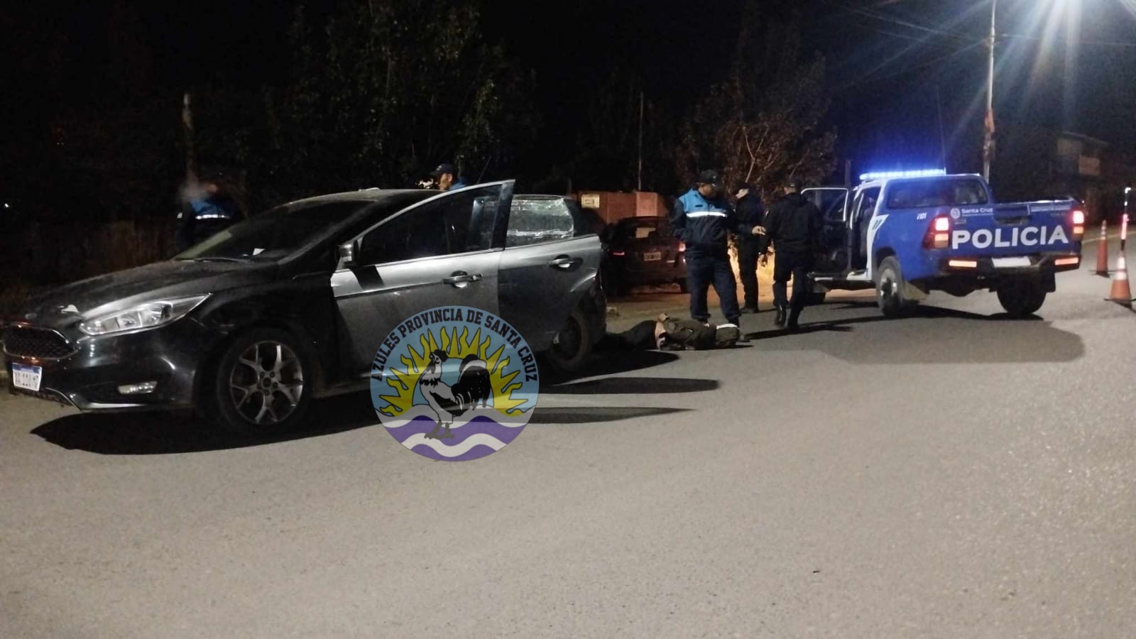 En control vehicular personal de División Comisaría 7ma detecta arma de fuego y estupefacientes (2)