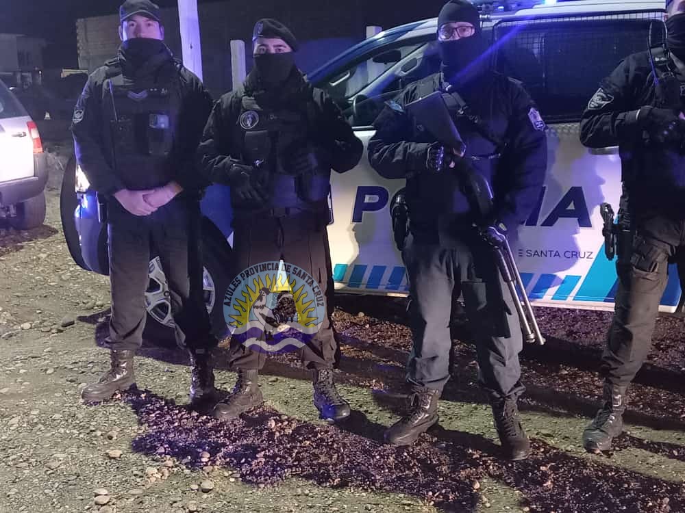 Actividad preventiva mediante controles de locales nocturnos y saturación en barrios en Puerto Deseado (2)
