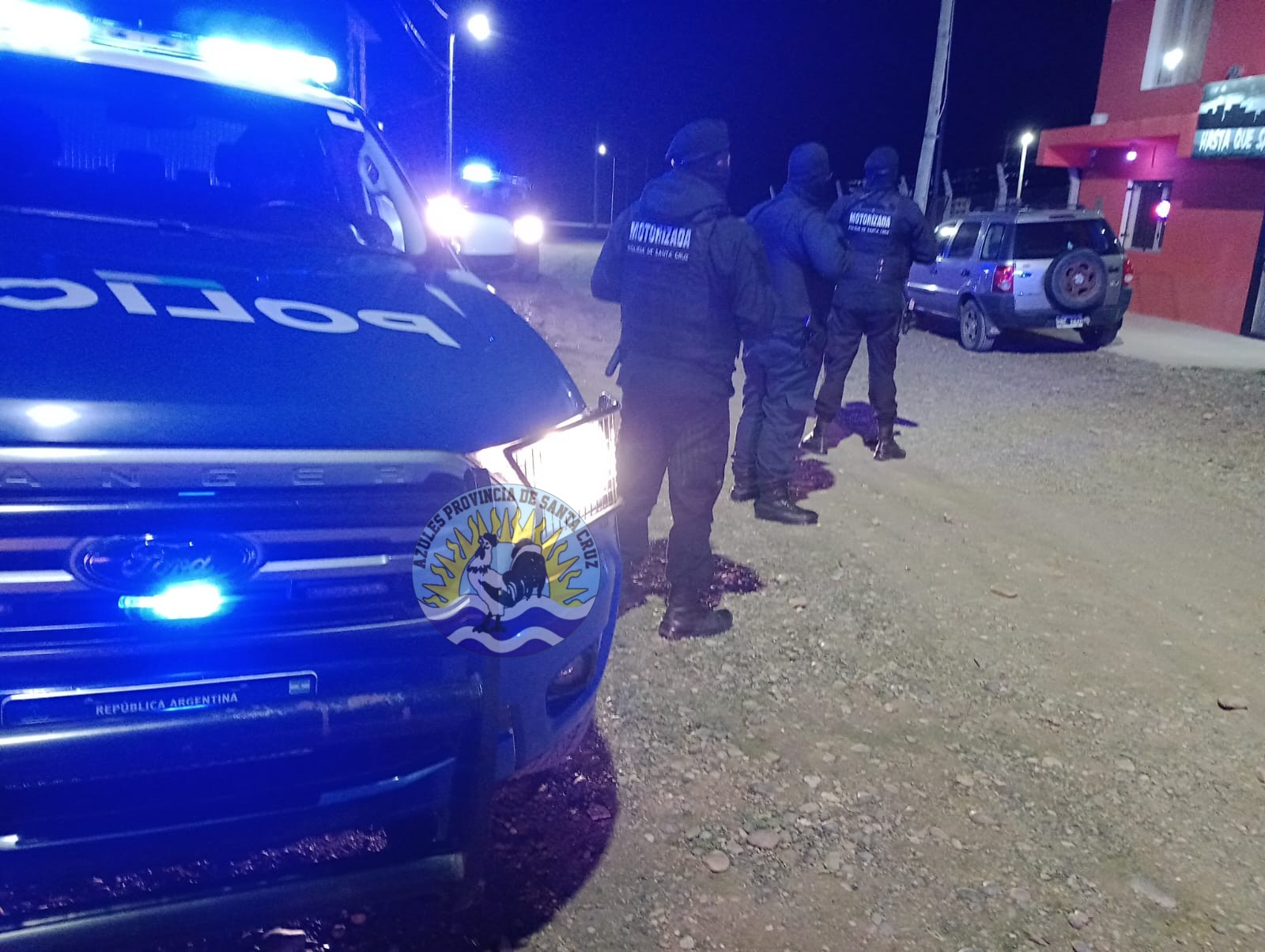 Actividad preventiva mediante controles de locales nocturnos y saturación en barrios en Puerto Deseado (9)