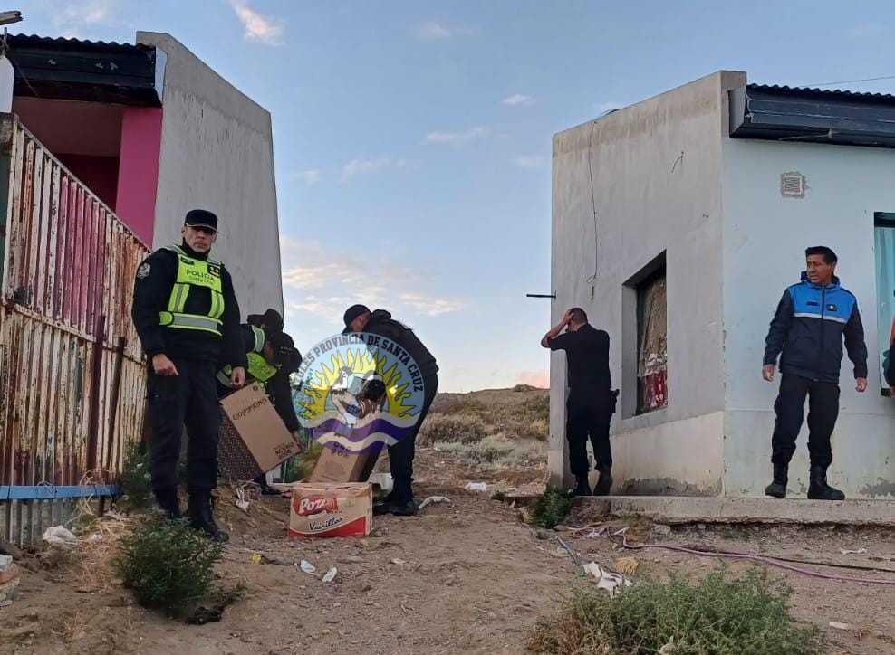 Allanamiento en Caleta Olivia lleva a recuperar elementos robados (2)