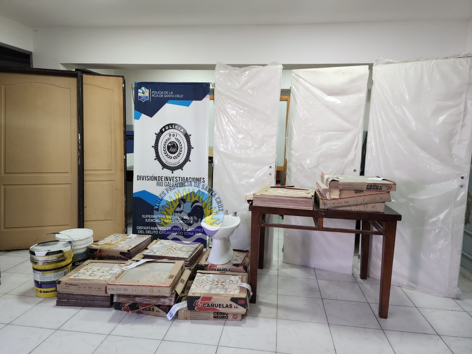 Detenciones y allanamiento tras robo en Barrio Forestal (3)