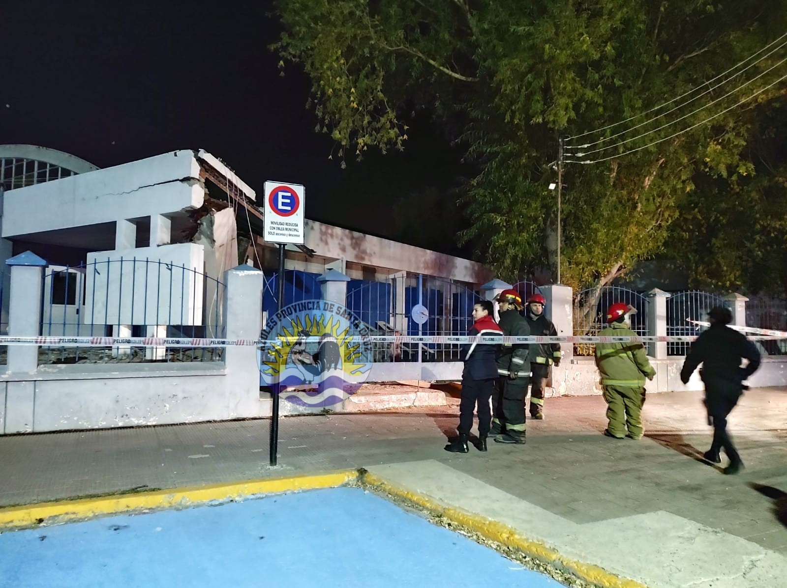 Incidente en Escuela Primaria N° 44 Derrumbe de techo (2)