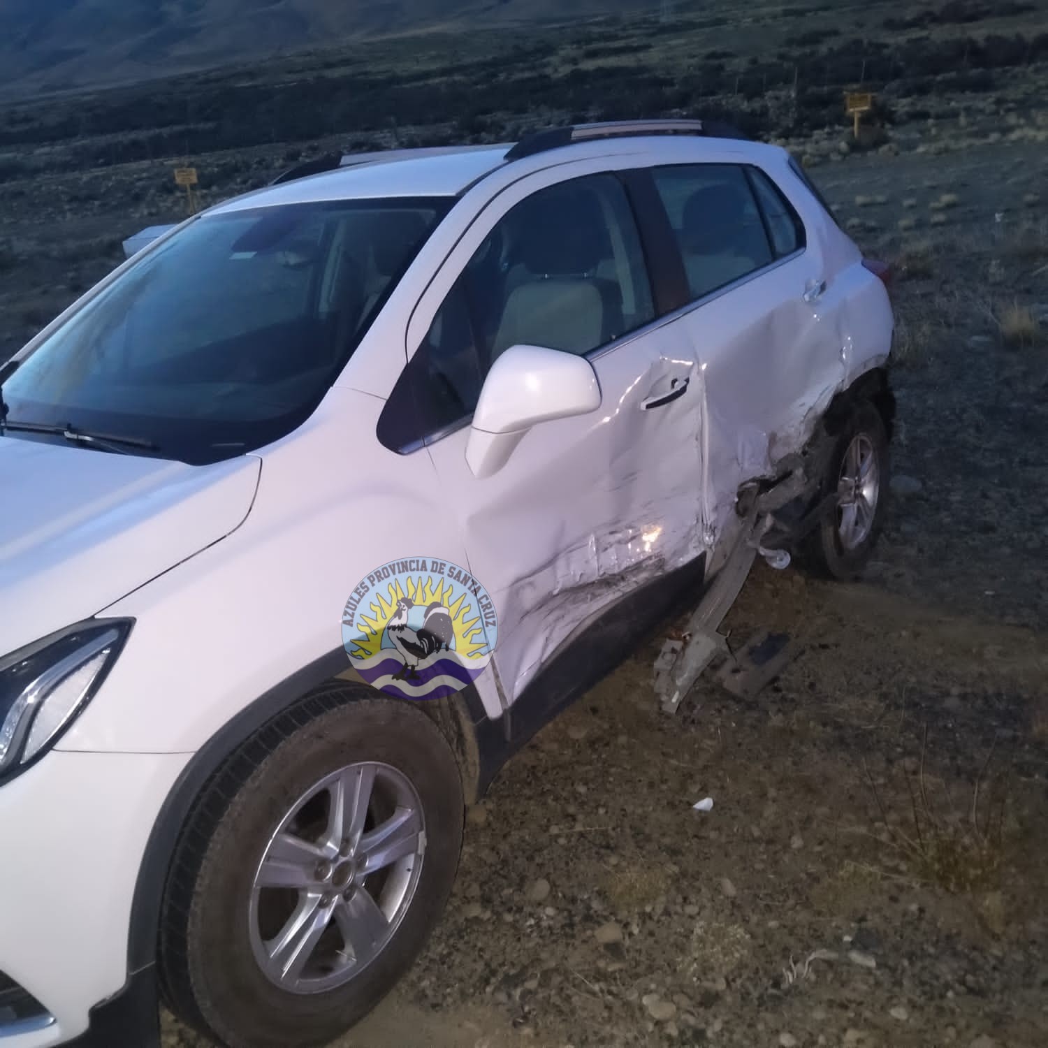 Rescate en incidente vehicular en ruta hacia aeropuerto de El Calafate (4)