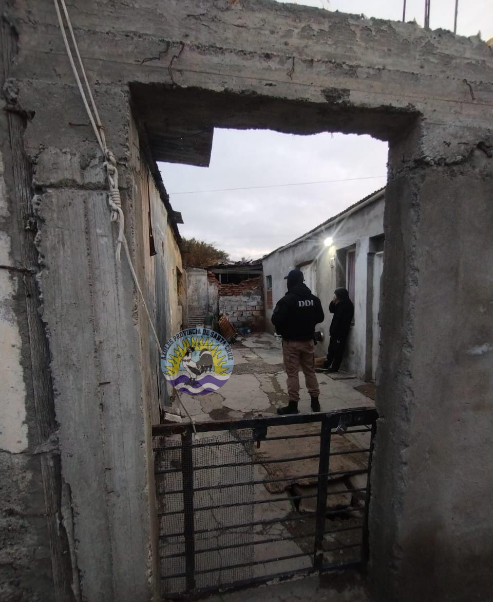 DDI en Puerto Deseado Allanamientos revelan evidencia clave y conducen a detenciones (2)