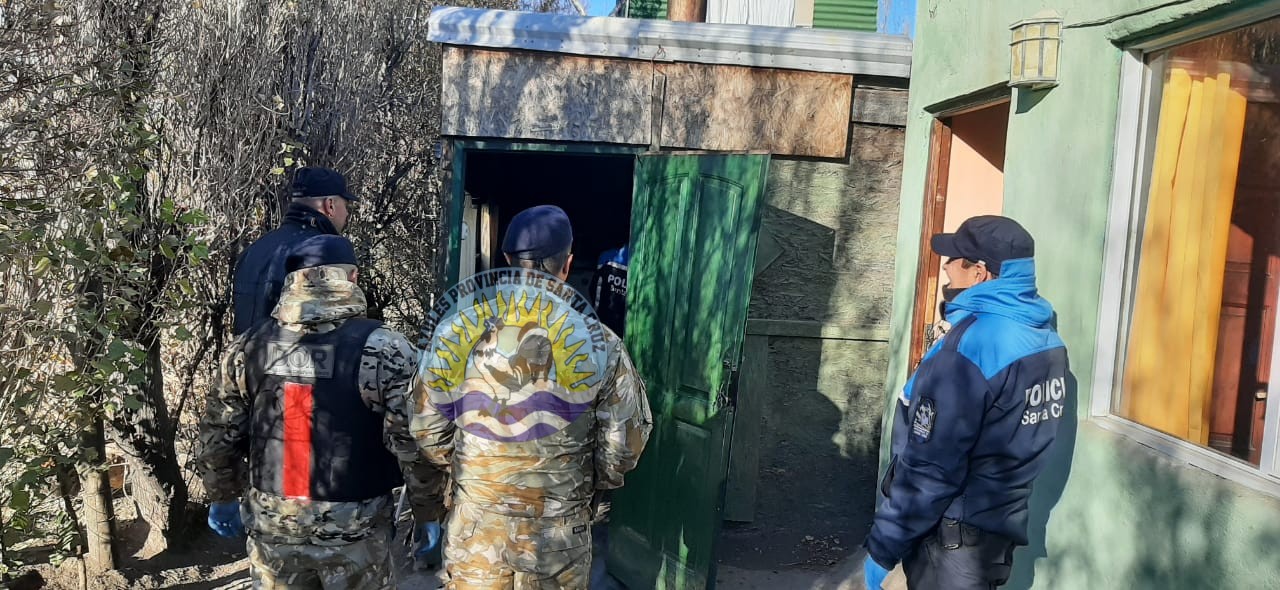 Incendio intencional de un vehículo en El Calafate Allanamiento y un sospechoso detenido (1)