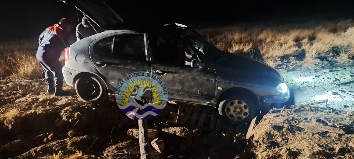 Rescate exitoso Matrimonio de San Julián encontrado sano y salvo tras quedar varados en la Ruta Provincial 25 (3)
