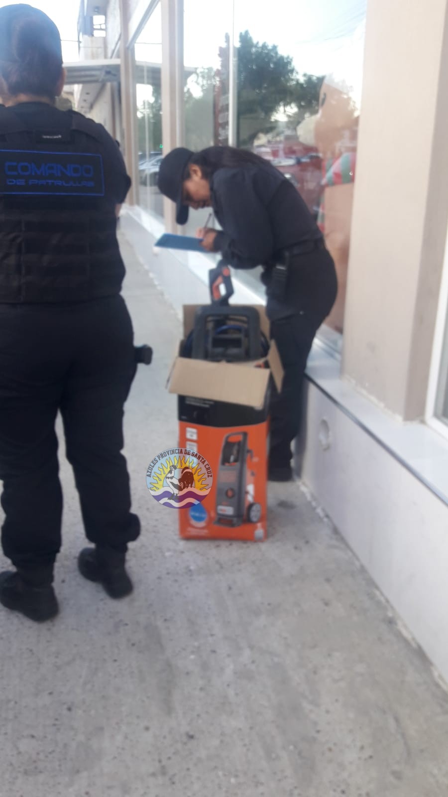 Frustran robo en el Barrio 3 de Febrero Dos hombres aprehendidos con elementos sustraídos (2)