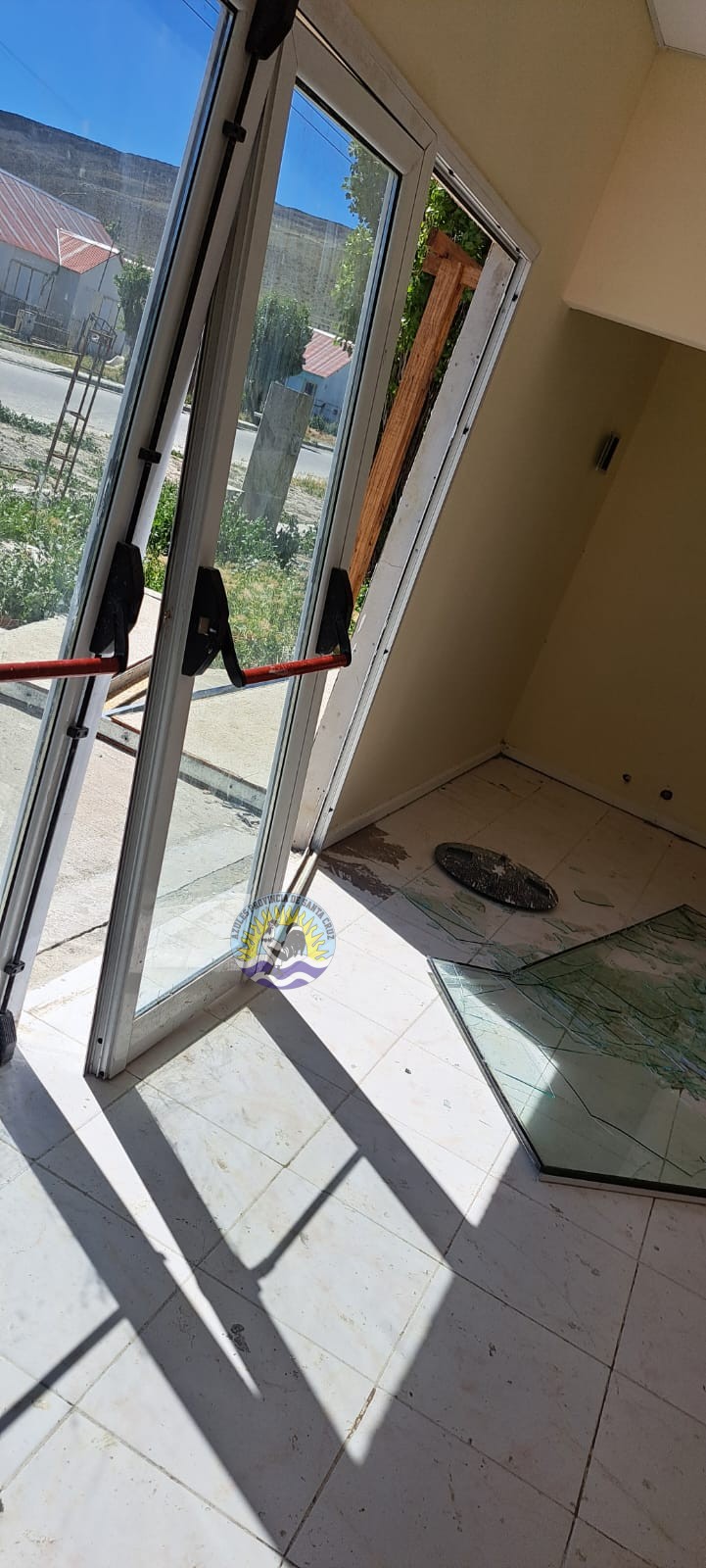 La policía de Santa Cruz desplegó un operativo integral por la tormenta de vientos fuertes (2)