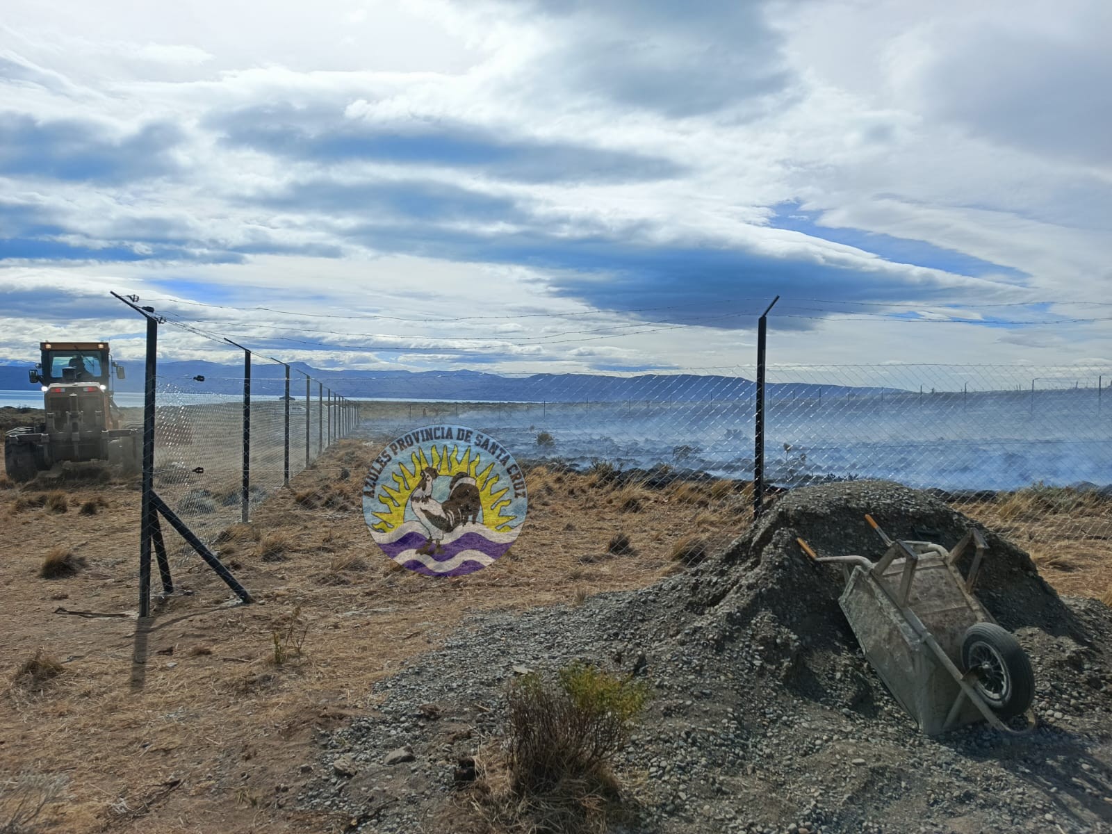 Incendio en Barrio Punta Soberana fue controlado por bomberos en El Calafate (2)