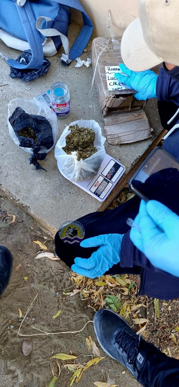 Jóven demorado con marihuana por el comando de patrullas (2)
