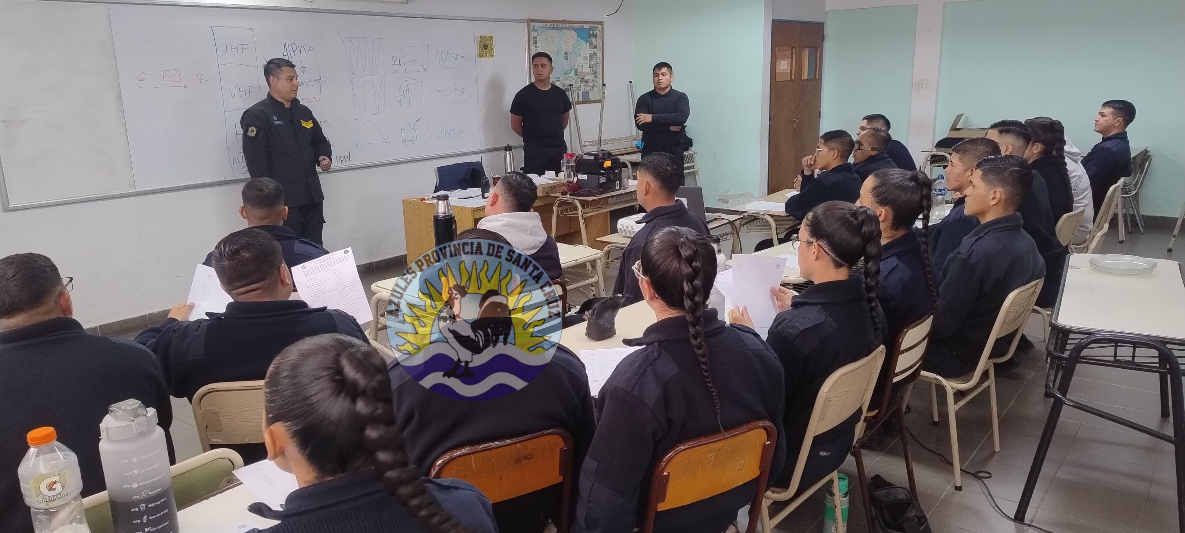 Río Gallegos Personal del Departamento Operaciones Técnicas, realizó cambio de Antena y brindo charlas (15)