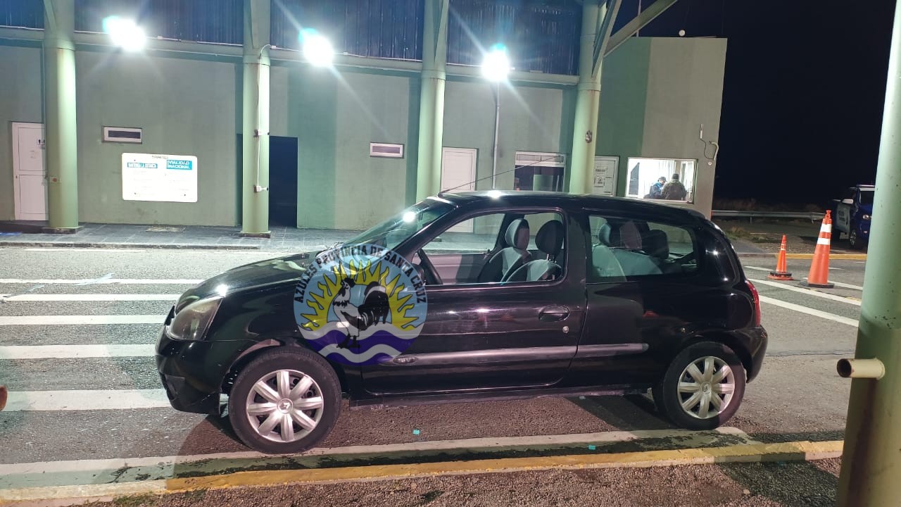 En rápido accionar policial evitan estafa y recuperan vehículo (2)