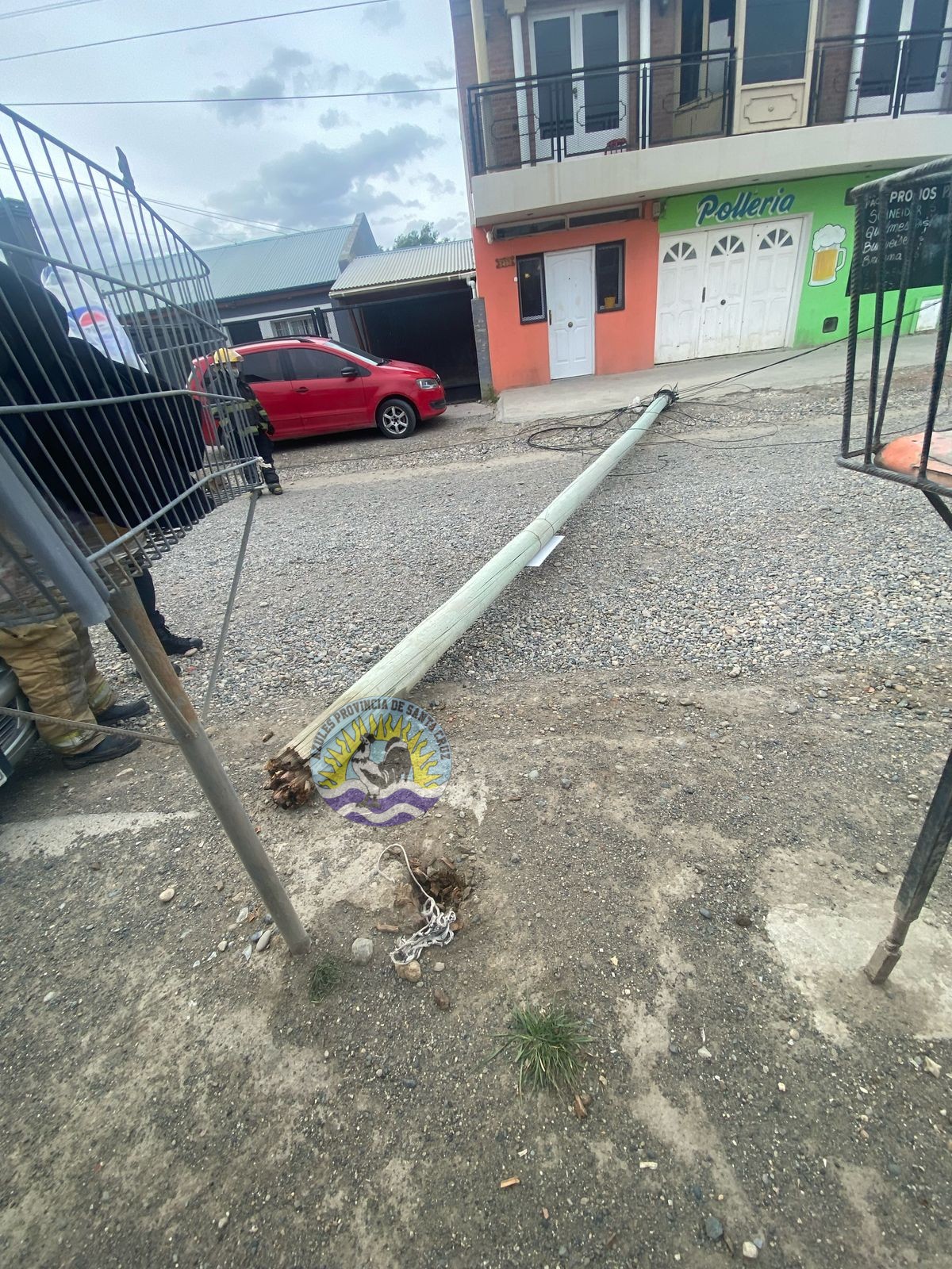 Santa Cruz enfrentó un fuerte temporal de viento Bomberos realizaron 48 intervenciones en toda la provincia (3)