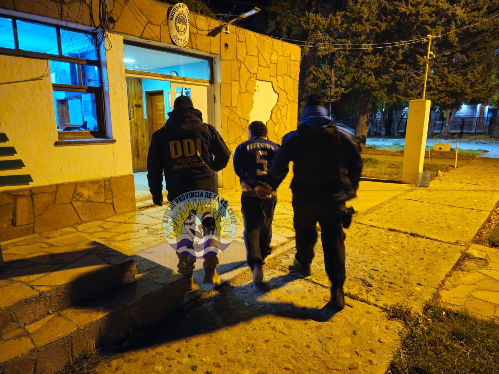 Dos detenidos en Perito Moreno por un hecho con arma de fuego (2)