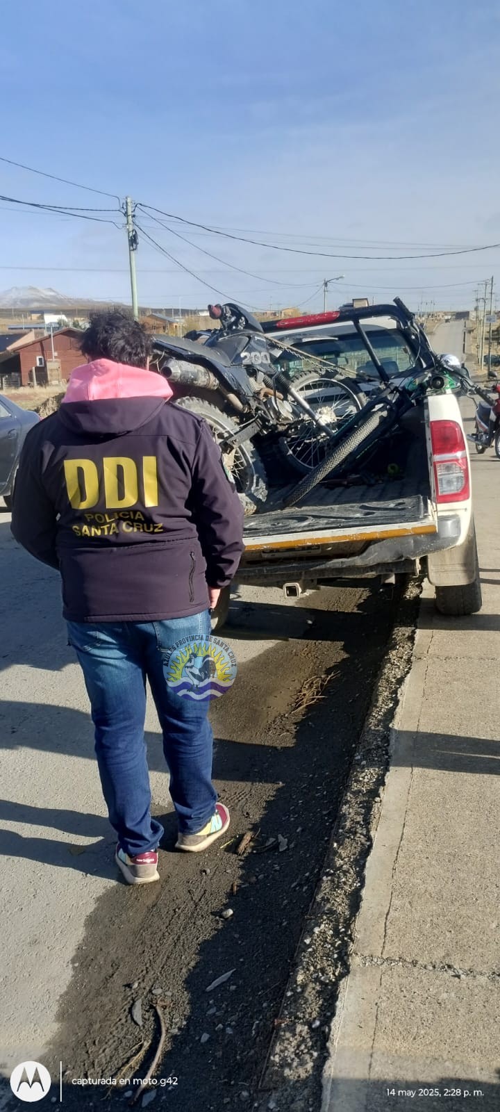 Cuatro allanamientos simultáneos en El Calafate secuestran motos, celulares, drogas y más (1)