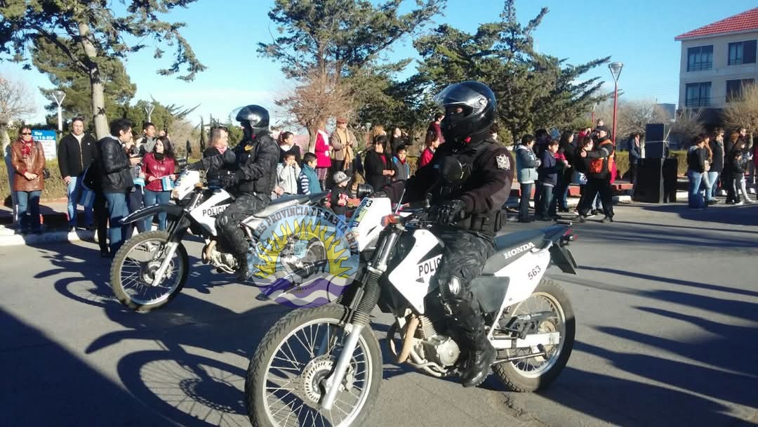 Diez años sobre ruedas la Sección Motorizada de Puerto Deseado celebra su aniversario (12)