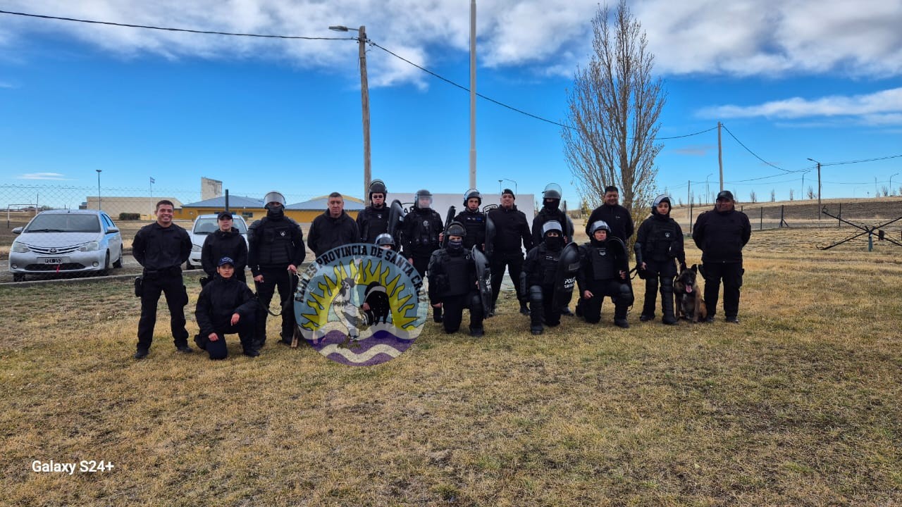 Entrenamiento táctico y académico del personal de la División Canes en Río Gallegos (11)