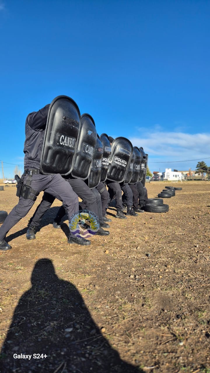 Entrenamiento táctico y académico del personal de la División Canes en Río Gallegos (2)