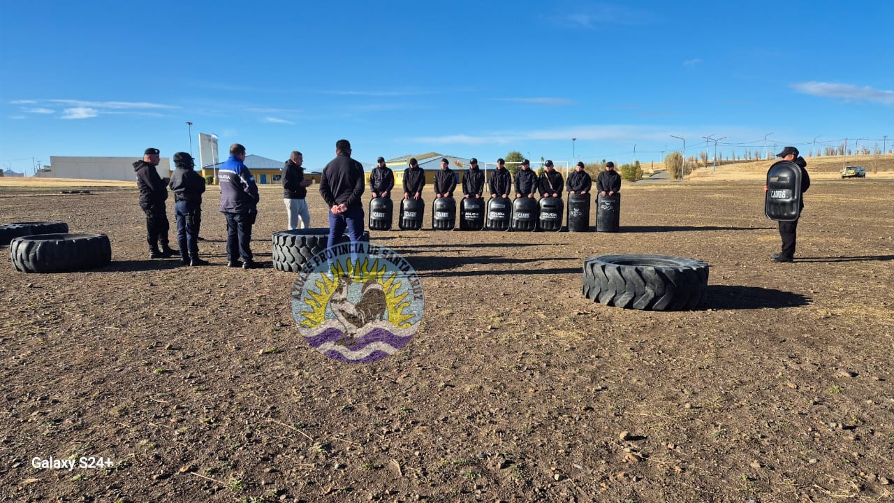 Entrenamiento táctico y académico del personal de la División Canes en Río Gallegos (5)