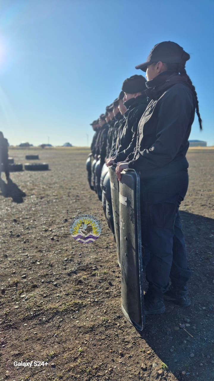 Entrenamiento táctico y académico del personal de la División Canes en Río Gallegos (7)