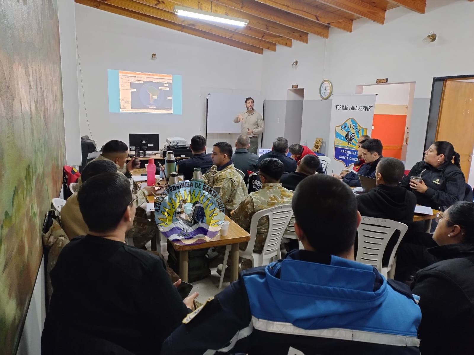 Formación en San Julián Personal policial se capacita en cartografía y geolocalización con expertos (6)