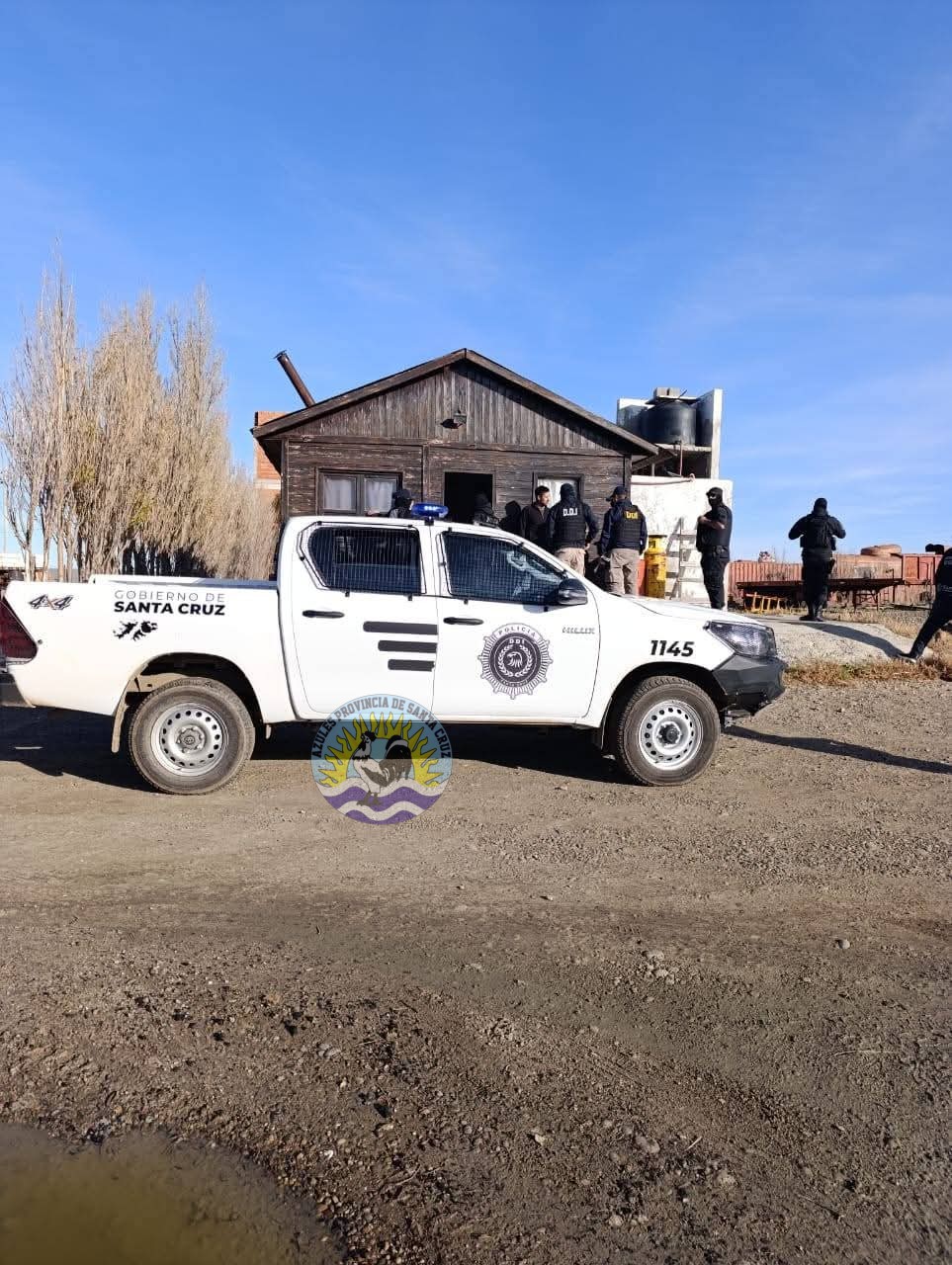 DDI Puerto Deseado realiza allanamiento y secuestra armas de fuego de diferentes calibres, más de 700 municiones y recupera un violín denunciado como robado en Agosto (