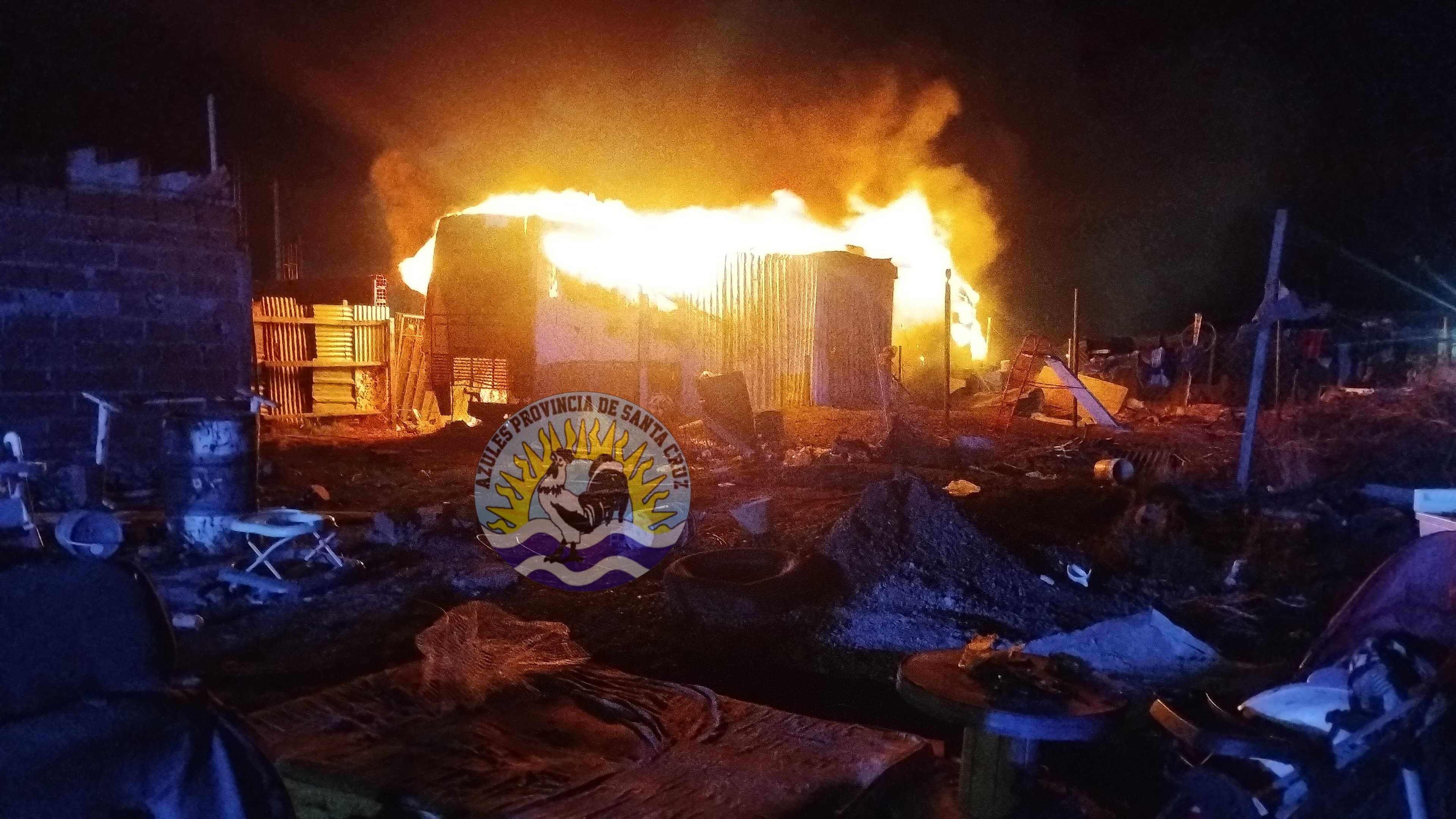 Incendio en vivienda Bº Patagonia con personas lesionadas (2)