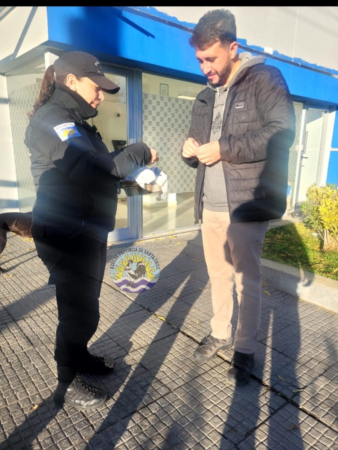 Los Antiguos Rinde Homenaje a la Bandera Entrega de Escarapelas y Cintas por la Comisaría (4)