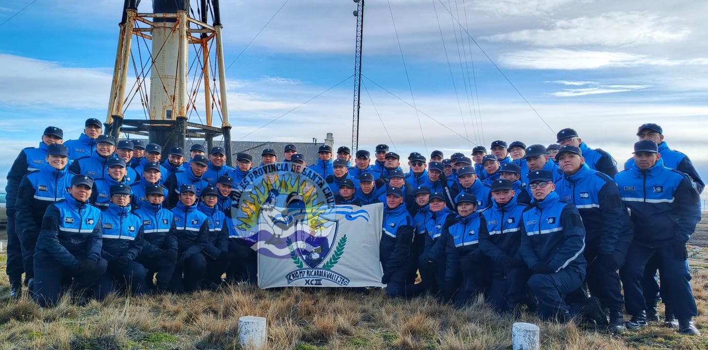 Promoción Nro 93 Un Nuevo Compromiso con la Patria en la Jura de la Bandera en Faro Cabo Vírgenes (2)