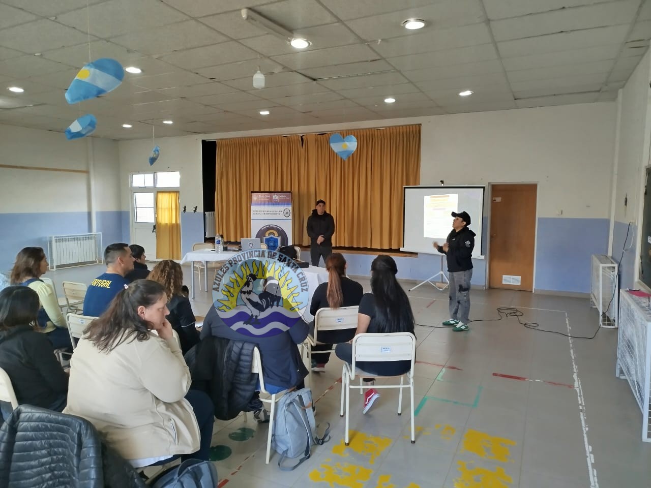 División Cibercrimen de Río Gallegos Capacita a la Comunidad Educativa de la Escuela Especial N°4 en Ciberdelitos y Seguridad Digital (2)
