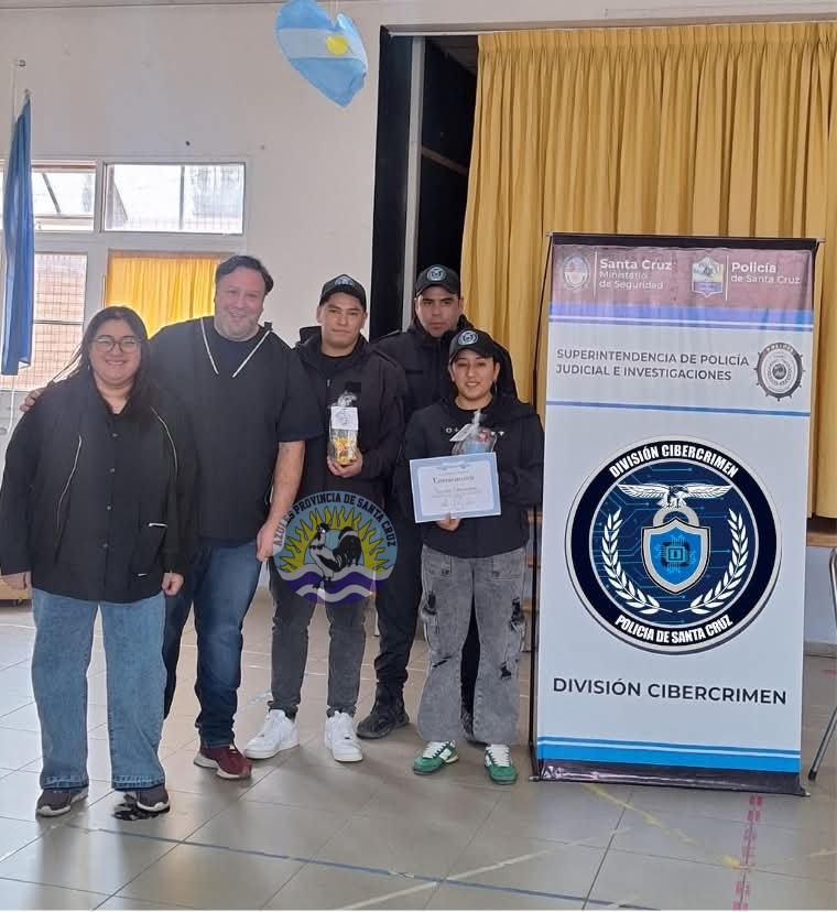 División Cibercrimen de Río Gallegos Capacita a la Comunidad Educativa de la Escuela Especial N°4 en Ciberdelitos y Seguridad Digital (4)