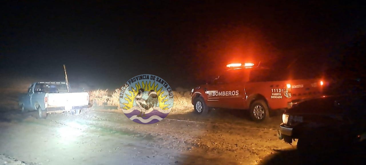 Rescate vehicular en zona costera de Puerto Deseado (2)