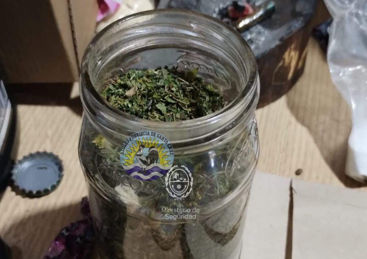 En allanamiento por amenaza secuestran droga en Río Gallegos (1)