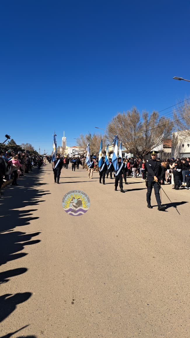 Puerto San Julián celebra su aniversario con formación y desfile cívico-militar (1)