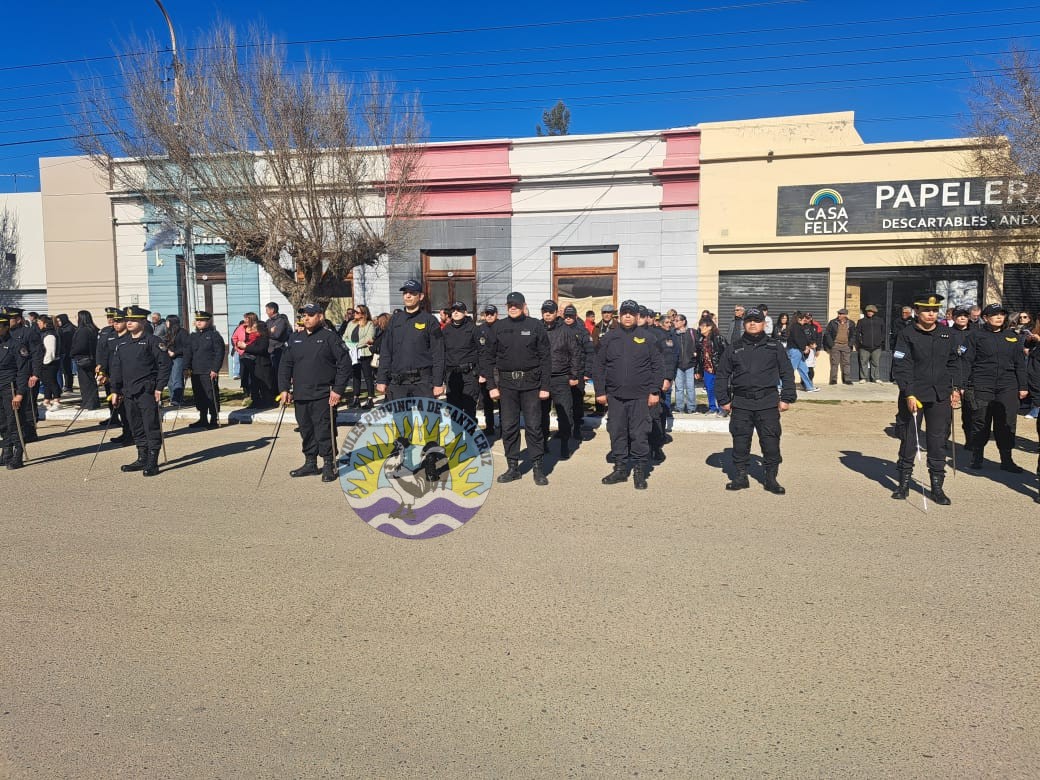 Puerto San Julián celebra su aniversario con formación y desfile cívico-militar (12)