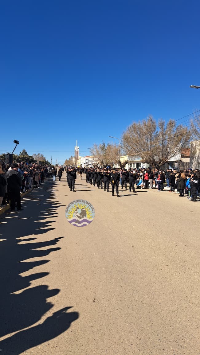 Puerto San Julián celebra su aniversario con formación y desfile cívico-militar (5)