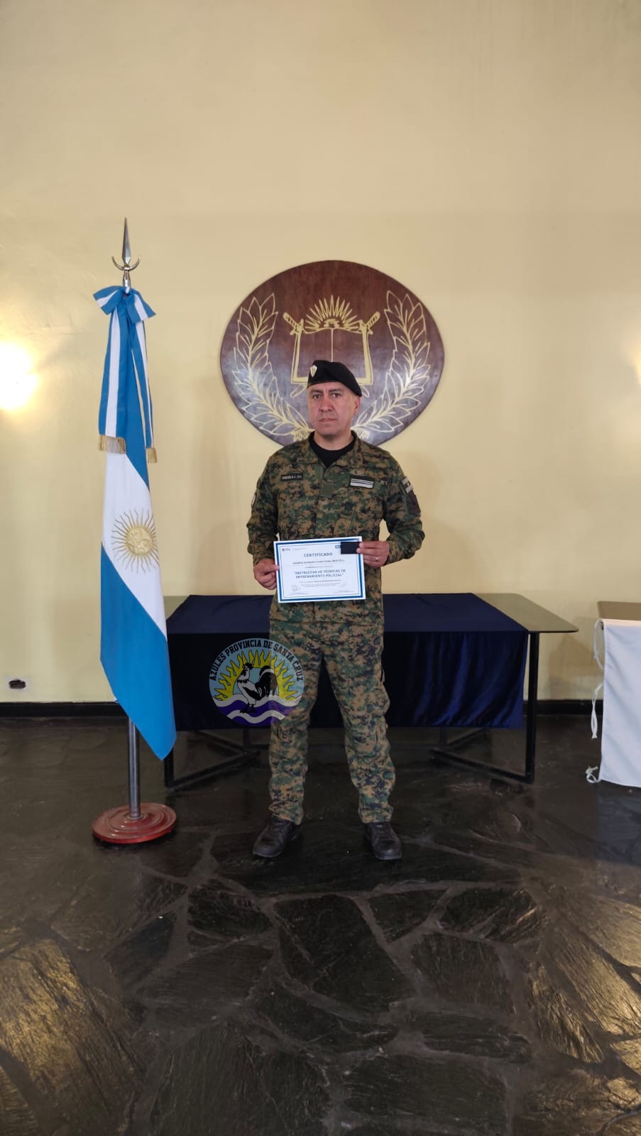 Nuevo instructor en la División Canes Brizuela recibe certificación en técnicas de entrenamiento policial (2)