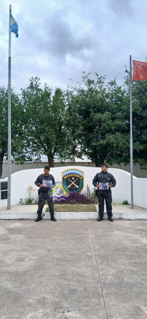 𝐶𝑢𝑙𝑚𝑖𝑛𝑜́ 𝑒𝑙 1° 𝐶𝑢𝑟𝑠𝑜 𝐵𝑎́𝑠𝑖𝑐𝑜 𝐼𝑛𝑡𝑒𝑟𝑛𝑎𝑐𝑖𝑜𝑛𝑎𝑙 𝑦 13° 𝑁𝑎𝑐𝑖𝑜𝑛𝑎𝑙 𝑑𝑒 𝐼𝑛𝑓𝑎𝑛𝑡𝑒𝑟𝑖́𝑎 (10)