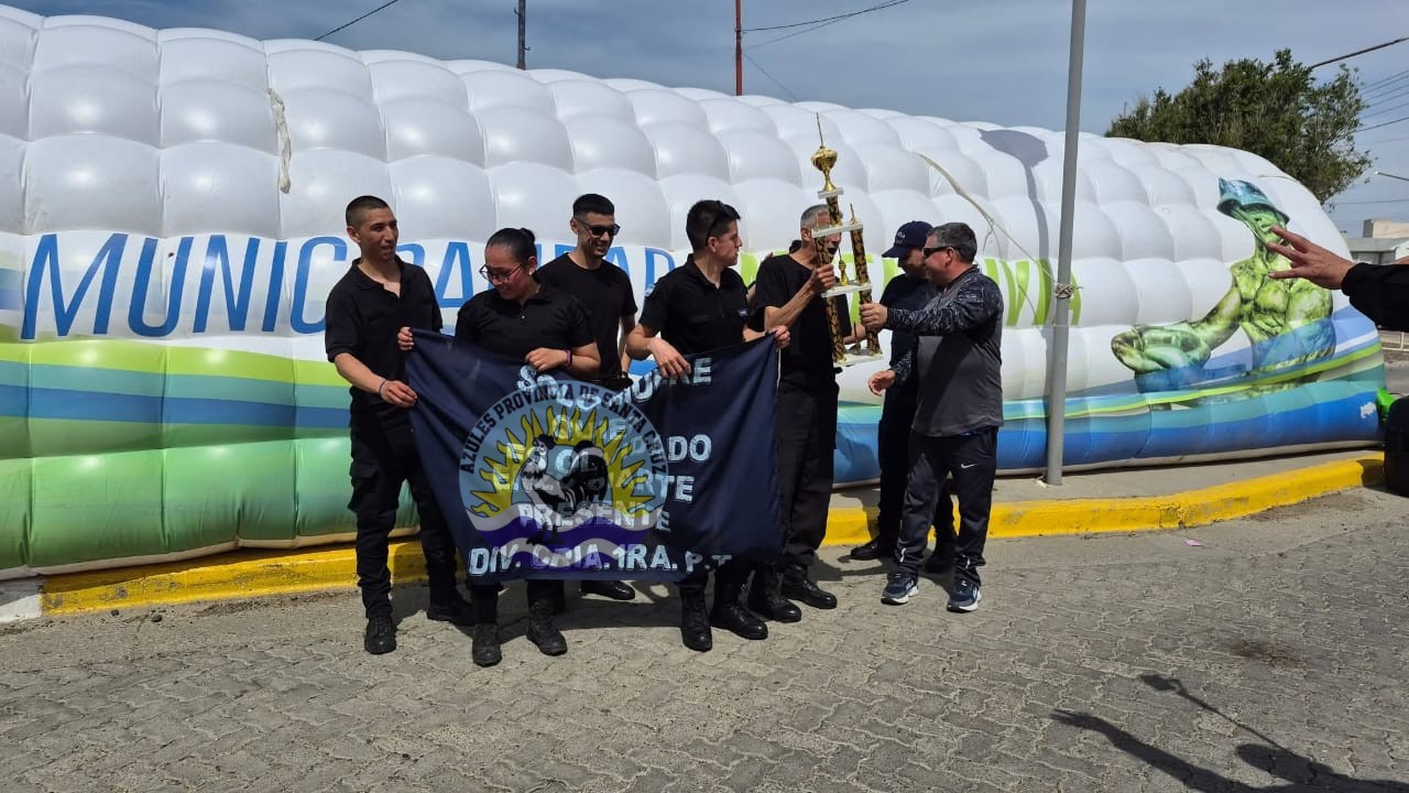 Caleta Olivia vibró con la 6ta Carrera Policial por Equipos organizada por AMSA (16)