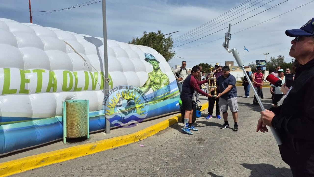 Caleta Olivia vibró con la 6ta Carrera Policial por Equipos organizada por AMSA (26)