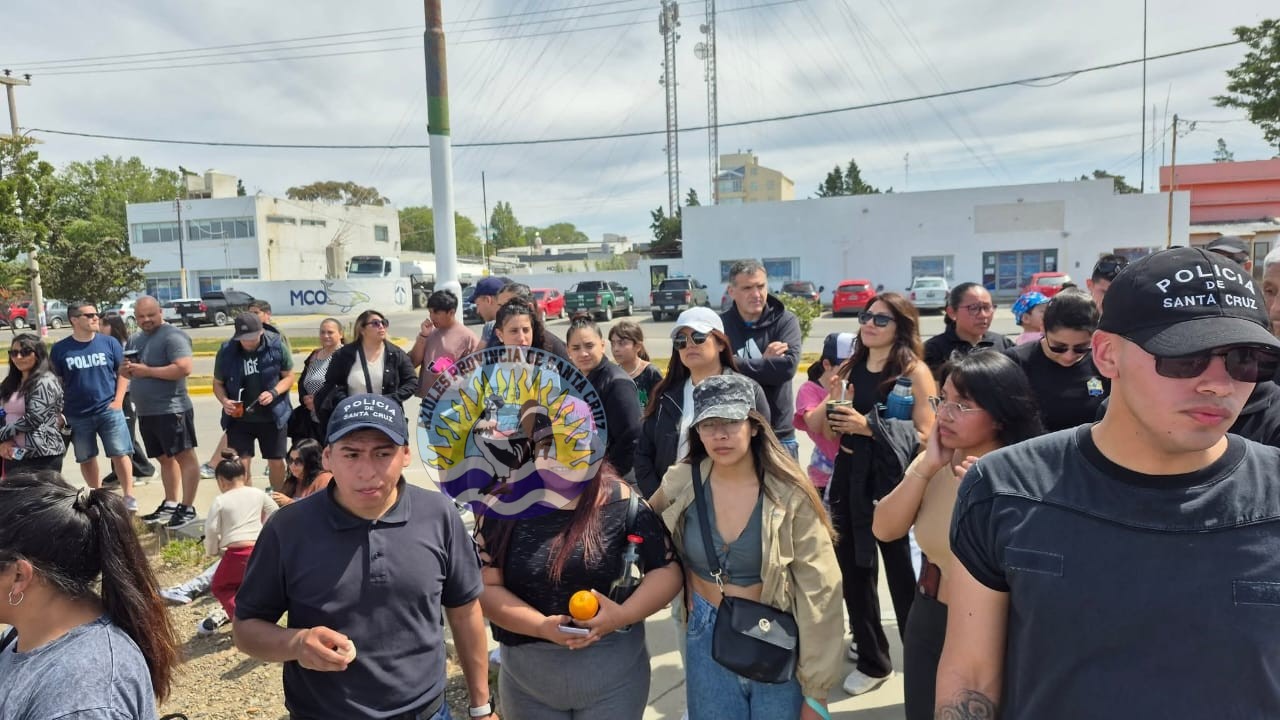 Caleta Olivia vibró con la 6ta Carrera Policial por Equipos organizada por AMSA (29)