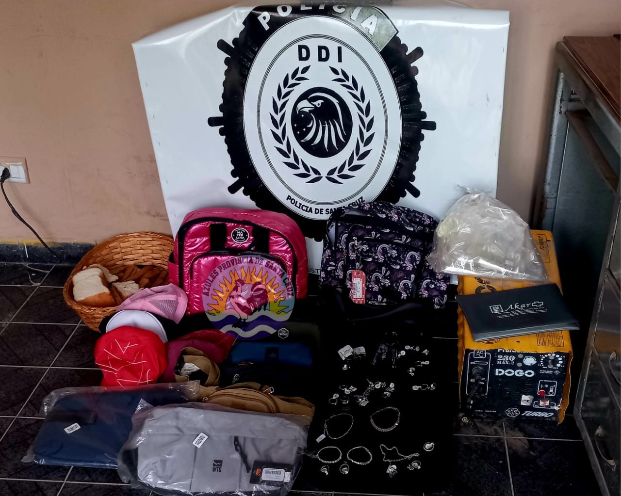 Allanamiento con resultado positivo en la ciudad de Las Heras (2)